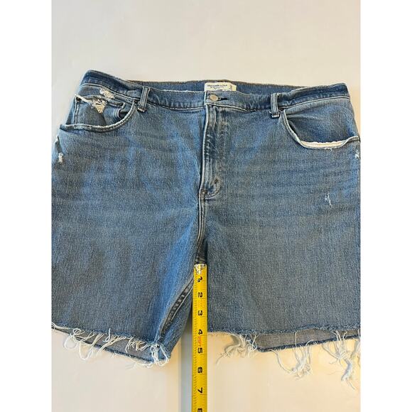 Abercrombie & Fitch 90s Relaxed Jean High Rise Cut-Off Shorts Women's Size 18R - Picture 15 of 15